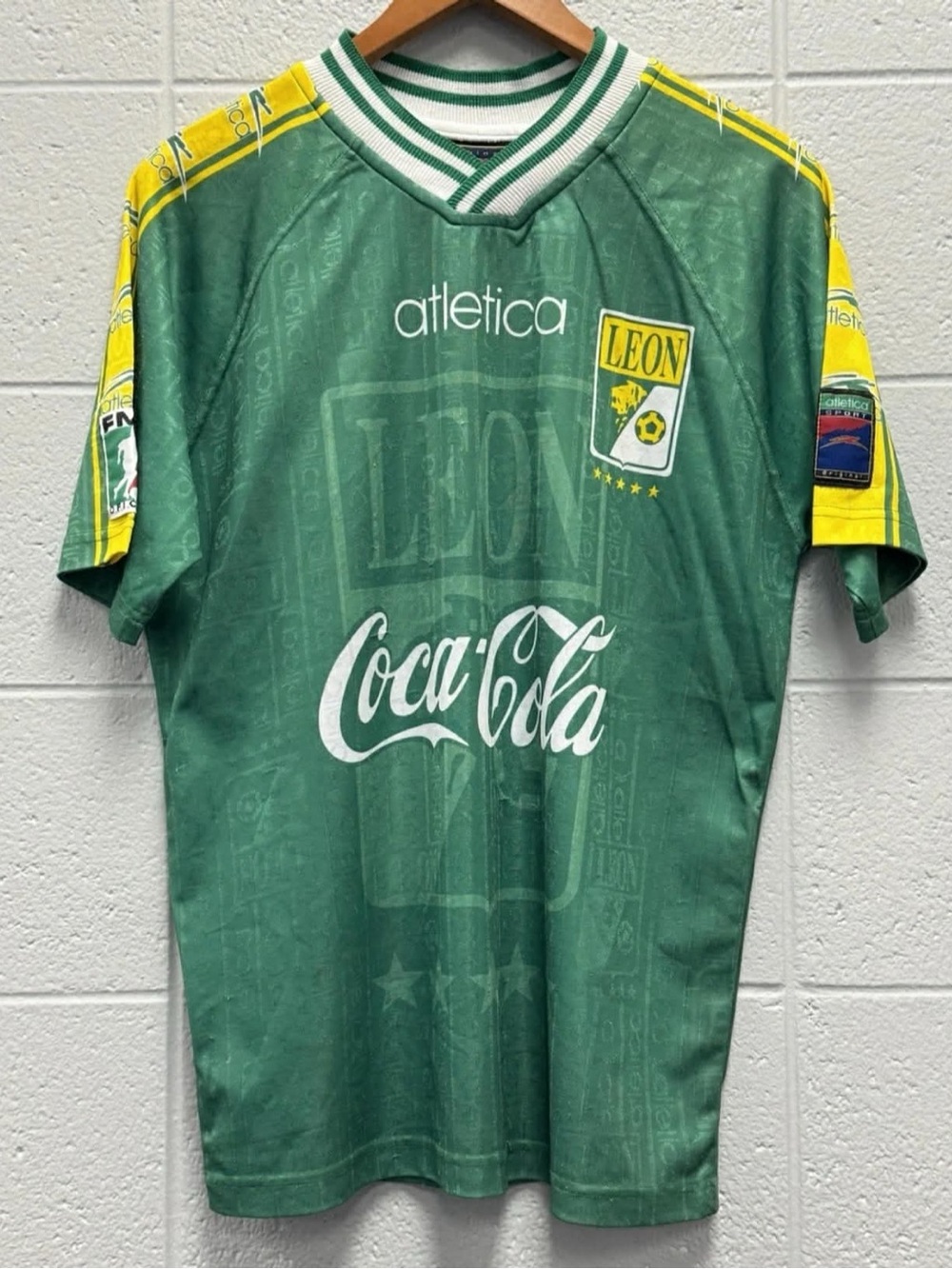 Club León Green & Yellow Soccer Jersey with Coca-Cola Sponsor 1997 sz M